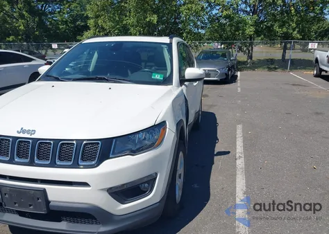 2018 Jeep Compass Latitude 4X4 from USA, damaged, VIN 3C4NJDBB4JT103791